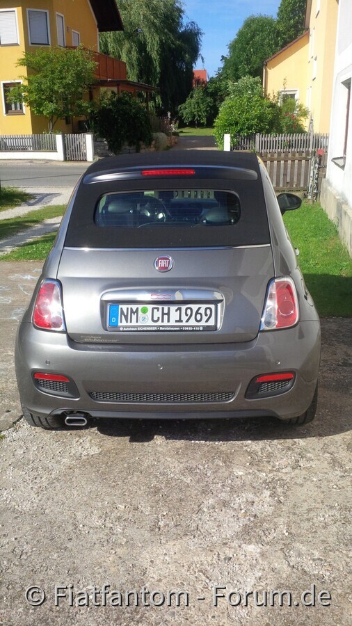 Fiat 500 S Cabrio von hinten