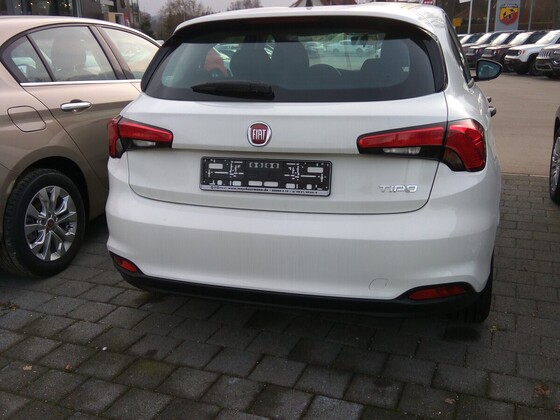 Noch beim Autohaus...aber nicht mehr lange!!!