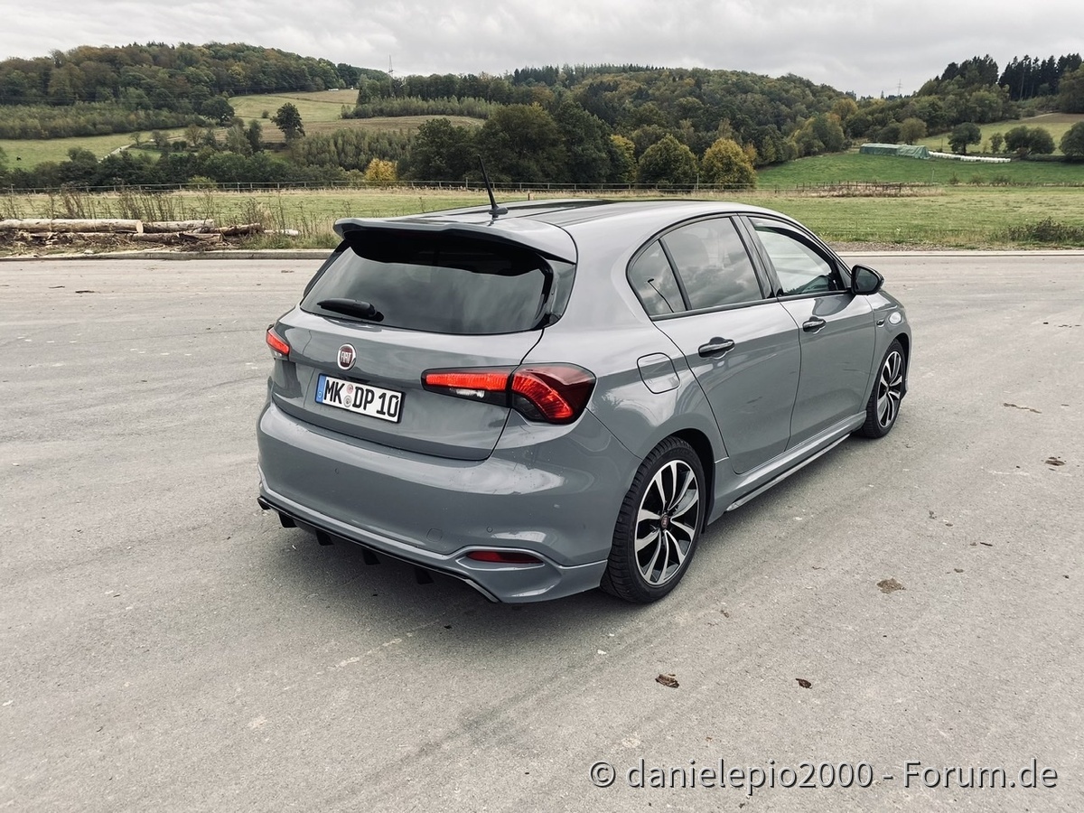 Fiat Tipo Sport Frisch gewaschen.