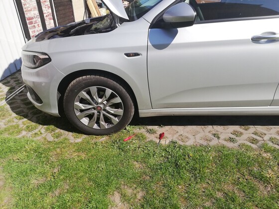Dezentes Tuning...... Na die schwarzen Blinklichter..... Ich sag doch "dezent" :gl