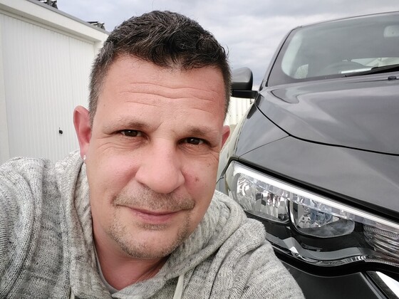 Schaue uns in die Augen Kleines.