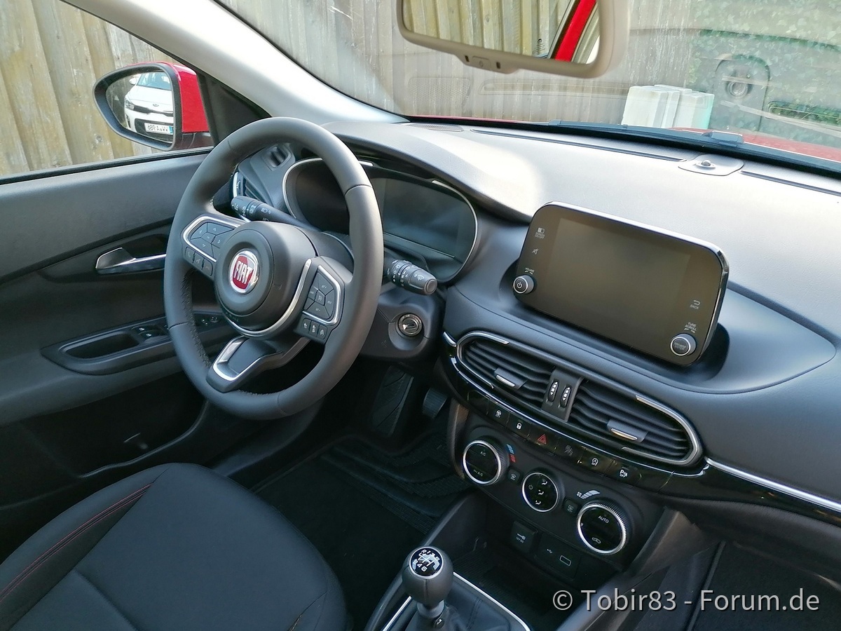 Tipo Cross Kombi RedEdition 1.6 Diesel mit 130PS