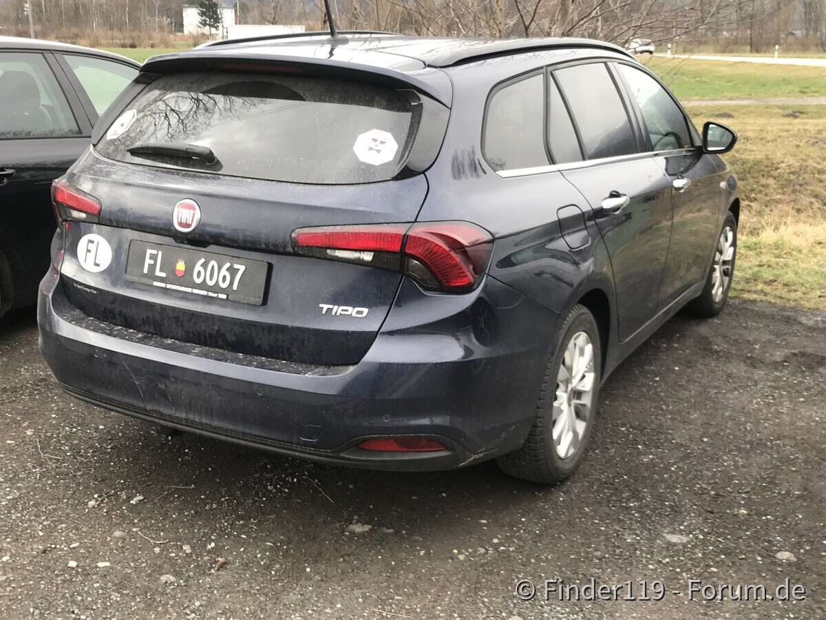 Nun steht er wieder sauber in der Garage während draussen seit Stunden dicke Schneeflocken runter fallen