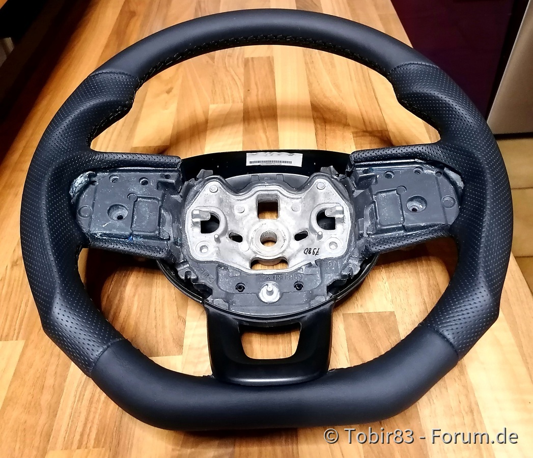 So das neue Lenkrad ist angekommen. Jetzt brauch ich noch ein Ersatzteil, dann wird noch bischen was lackiert und dann wirds eingebaut.
