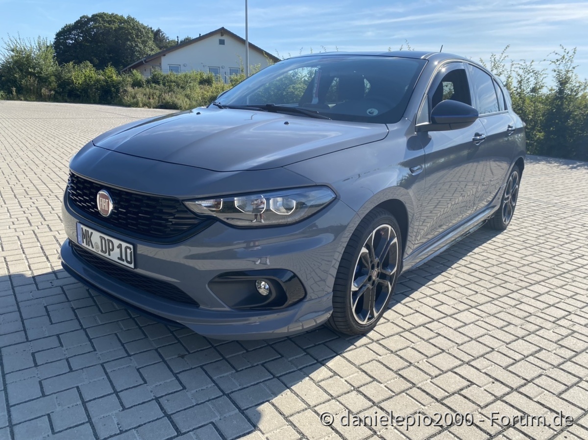 Fiat Tipo Sport in der Sonne