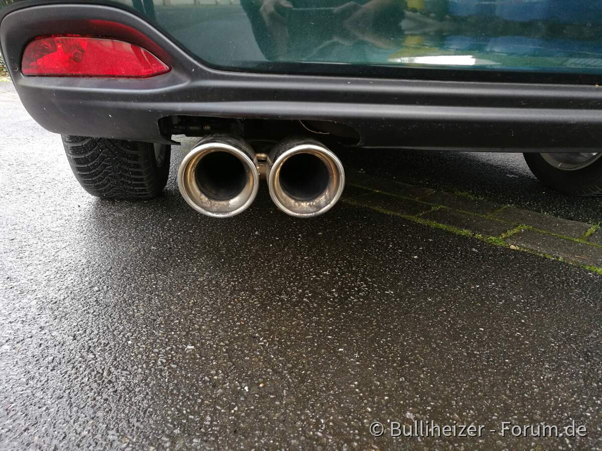 Edelstahlendschalldämpfer am Kombi
