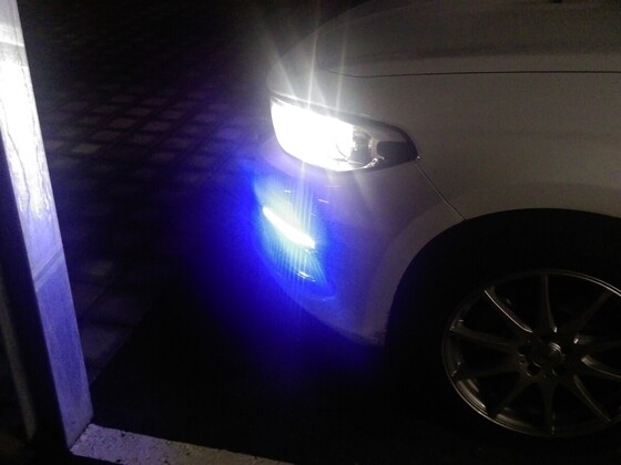 Nach dem Einbau der LEDs (+ für alle die es interessiert Osram Cool Blue Intense Abblenddlicht, Nebler sowie Standlicht)