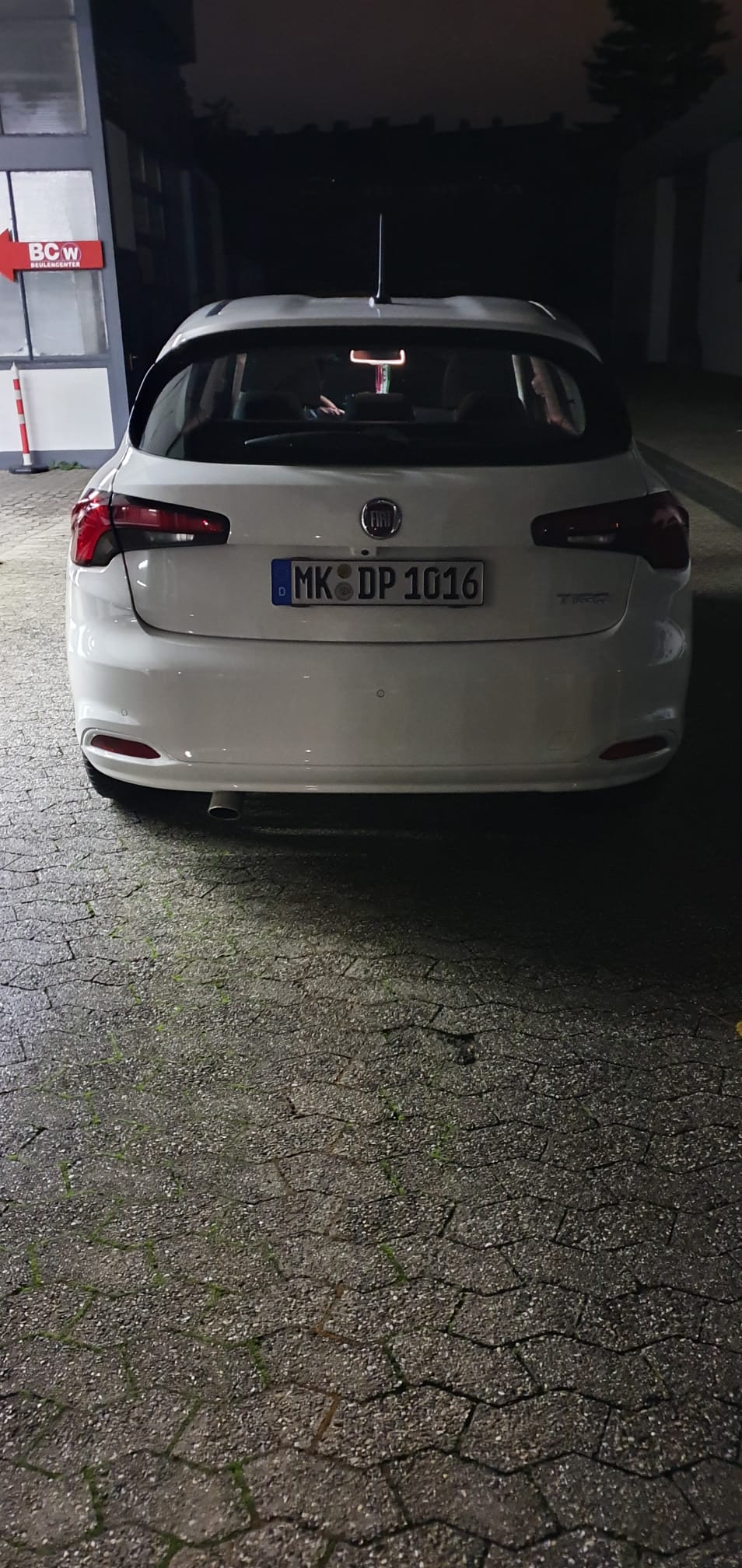 Tipo Heckansatz in Wagenfarbe